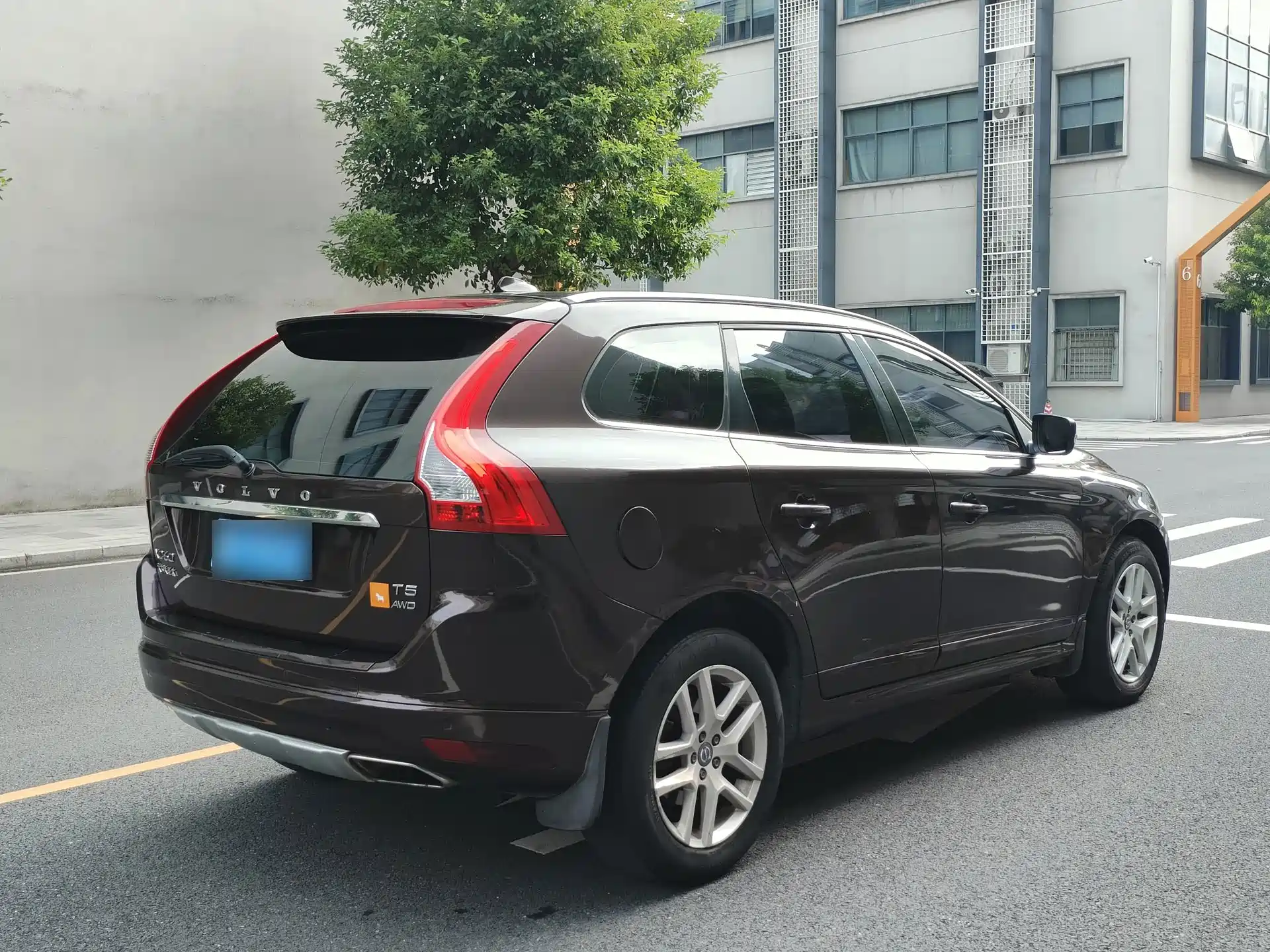 Фото 4 - Volvo XC60