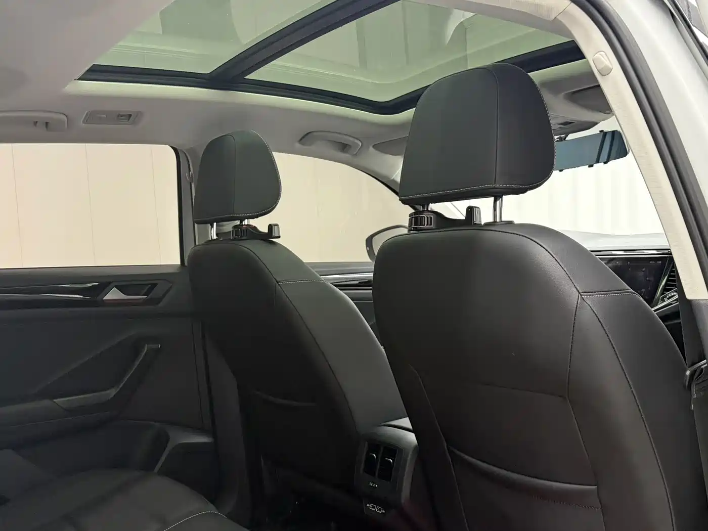 Volkswagen T-ROC 2022 280TSI DSG 2WD Comfort PLUS фото 21