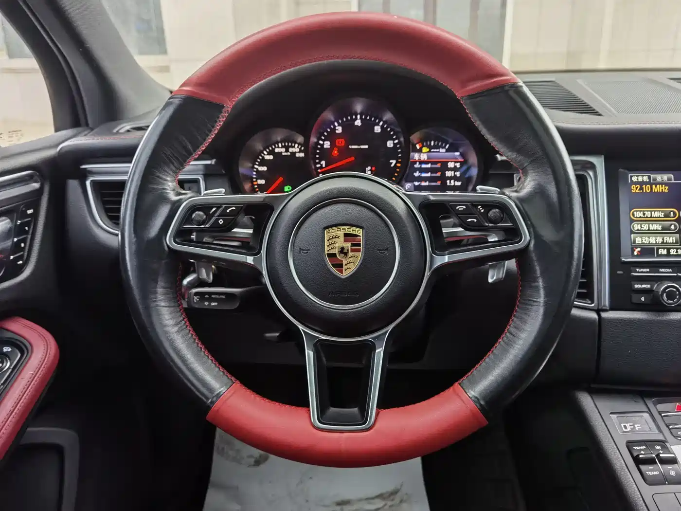 Porsche Macan 2016 Macan 2.0T фото 12