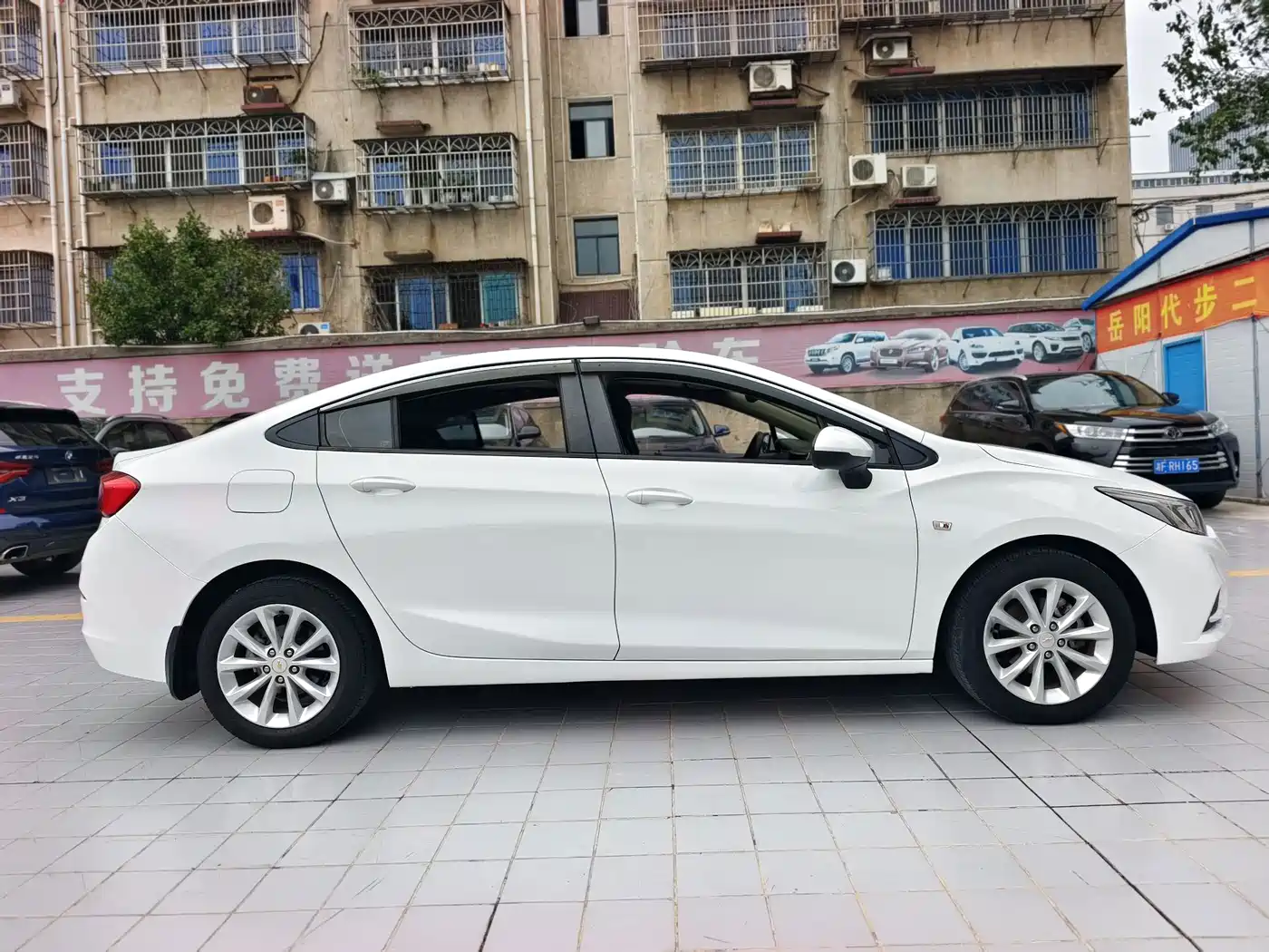 Chevrolet Cruze 2018 2018 320 Automatic Pioneer Sunroof Edition