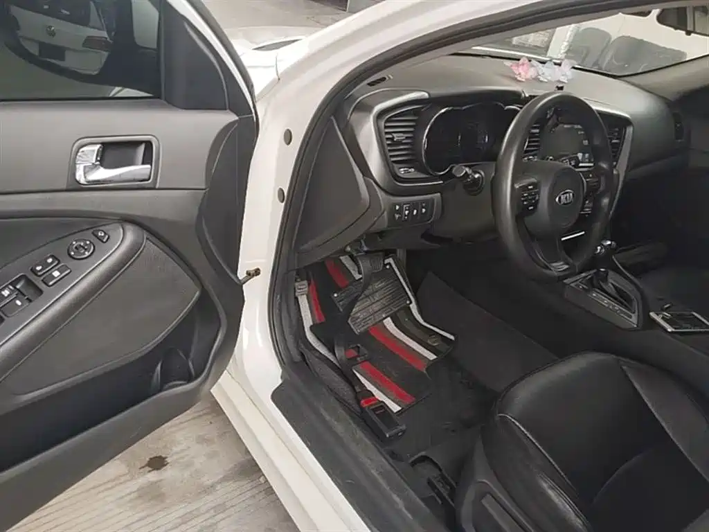 Kia K5 2015 2.0L Automatic GLS фото 12