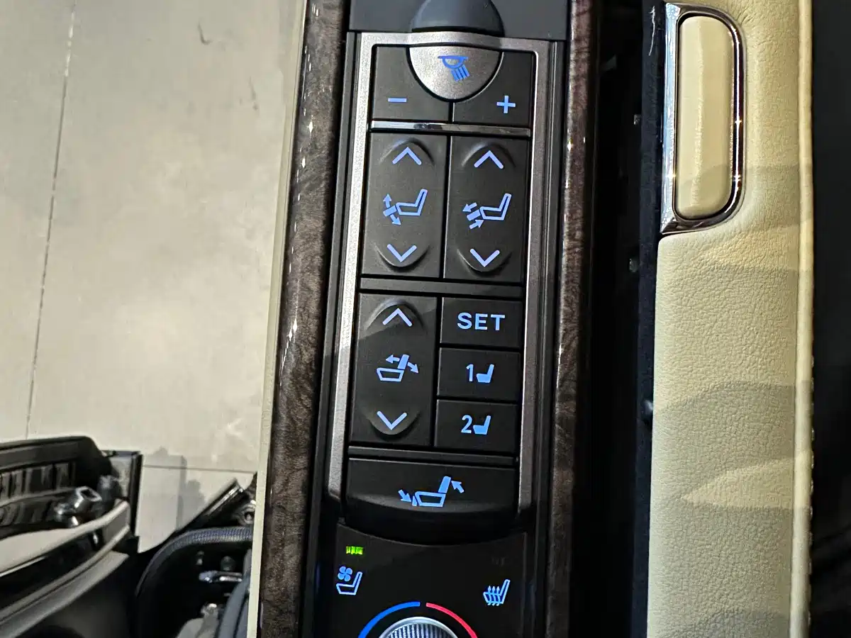 Toyota Vellfire 2021 Crown Hybrid 2.5L HV Supreme Edition фото 12