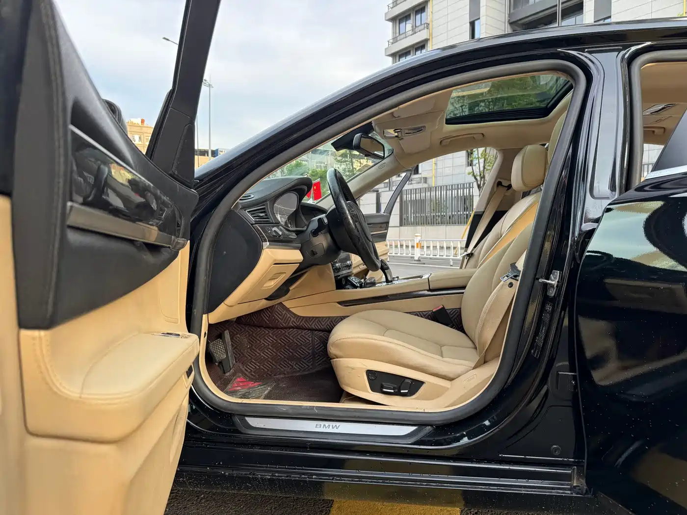 BMW 7 Series 2011 730Li Elegance фото 10