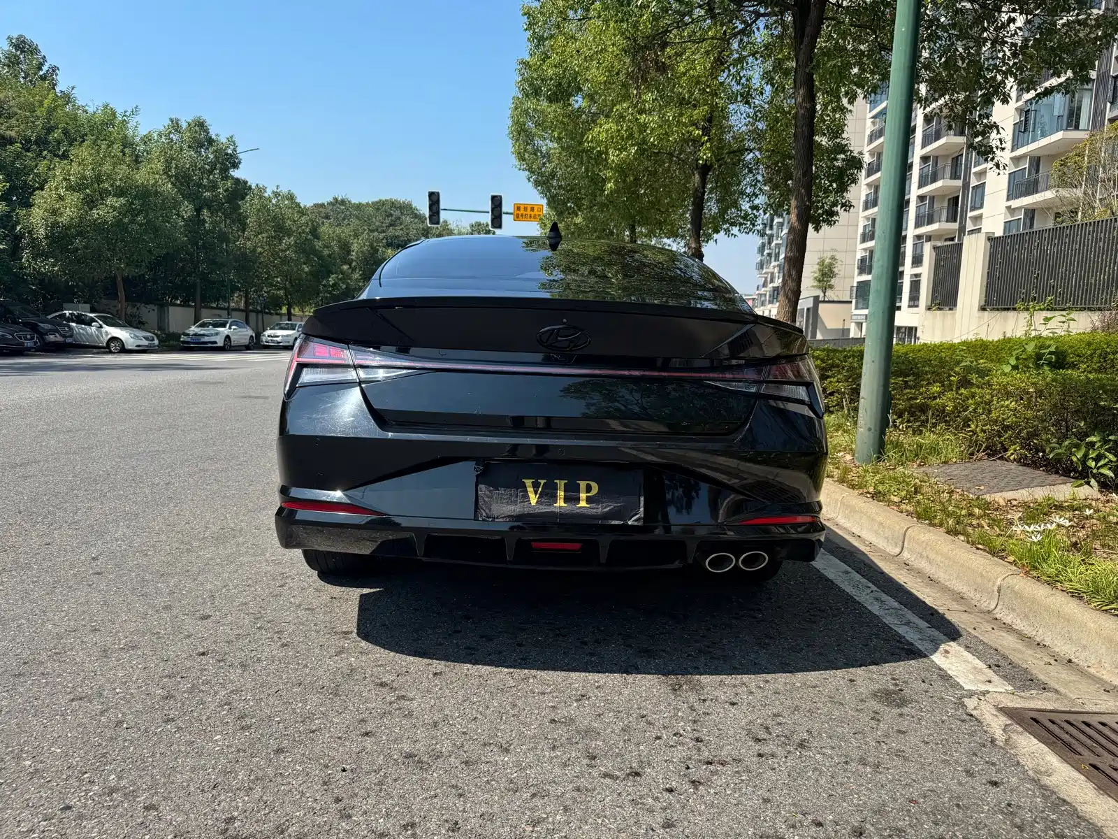 Фото 8 - Hyundai Elantra