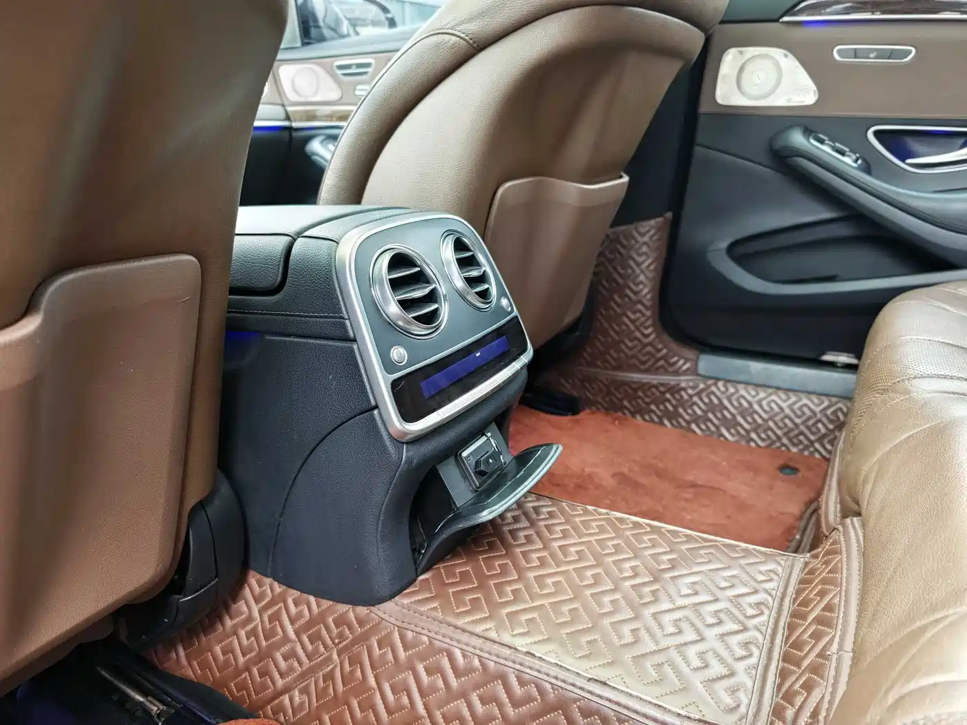 Mercedes-Benz S-Class 2014 S 320 L Business фото 15