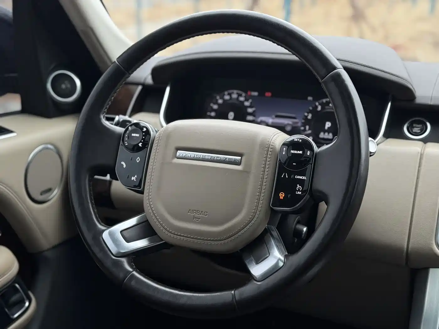 Land Rover Range Rover 2020 3.0 L6 Heritage Extended Edition фото 8