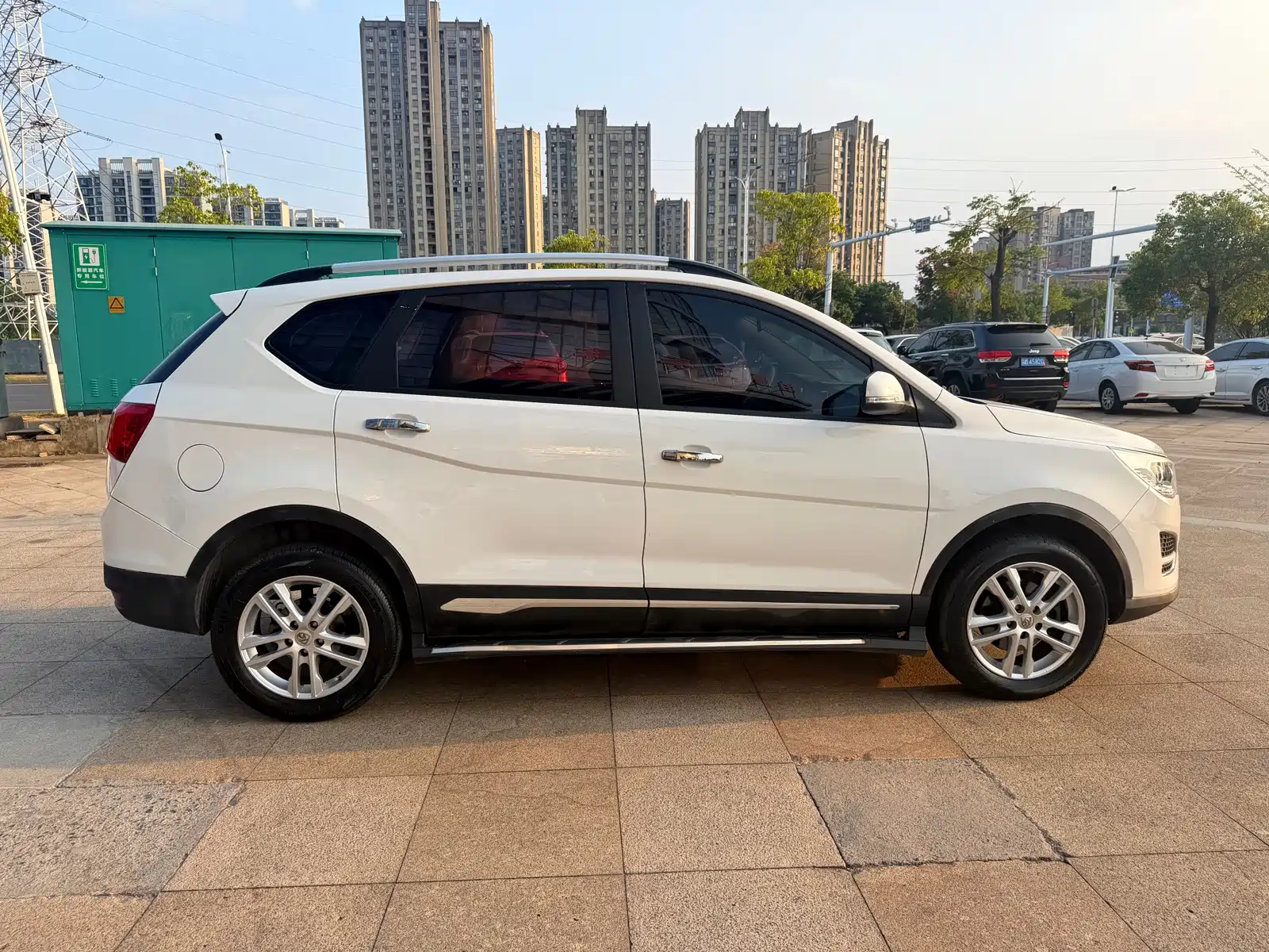 Фото 4 - Baojun 560