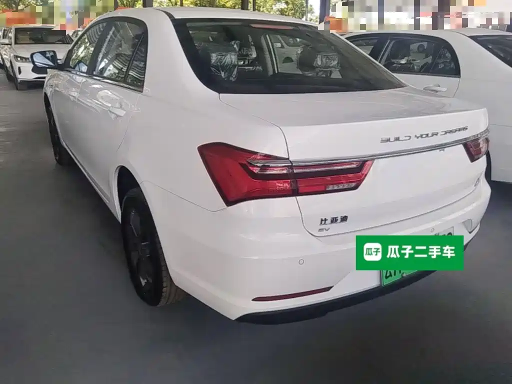 Фото 5 - BYD Qin New Energy