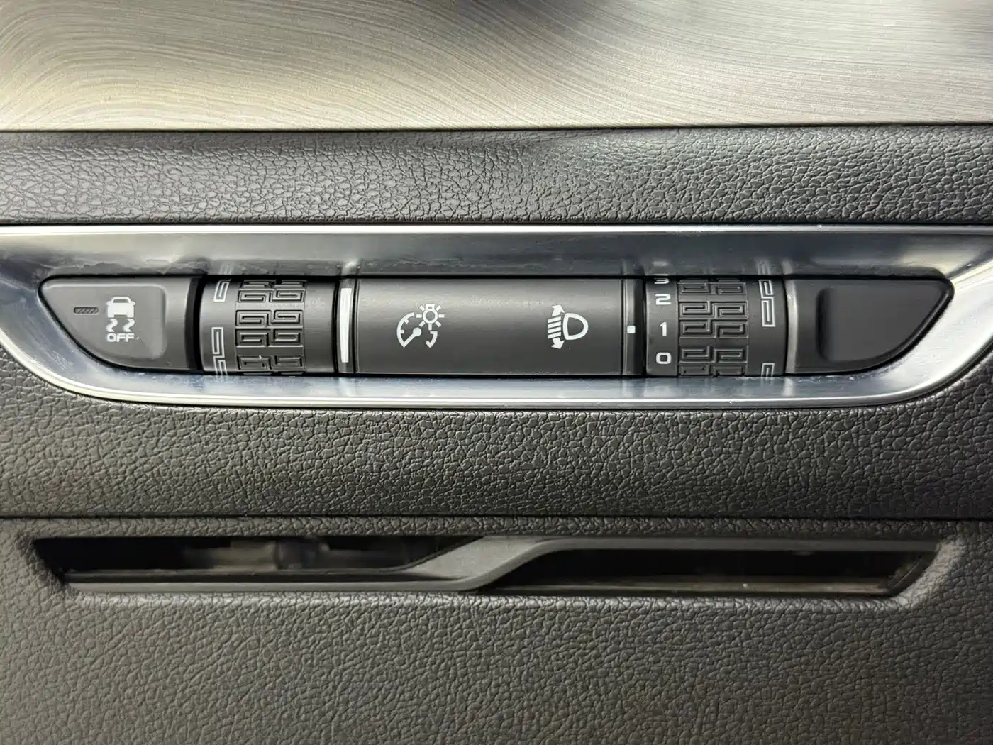 GEELY AUTOMOBILE BINYUE