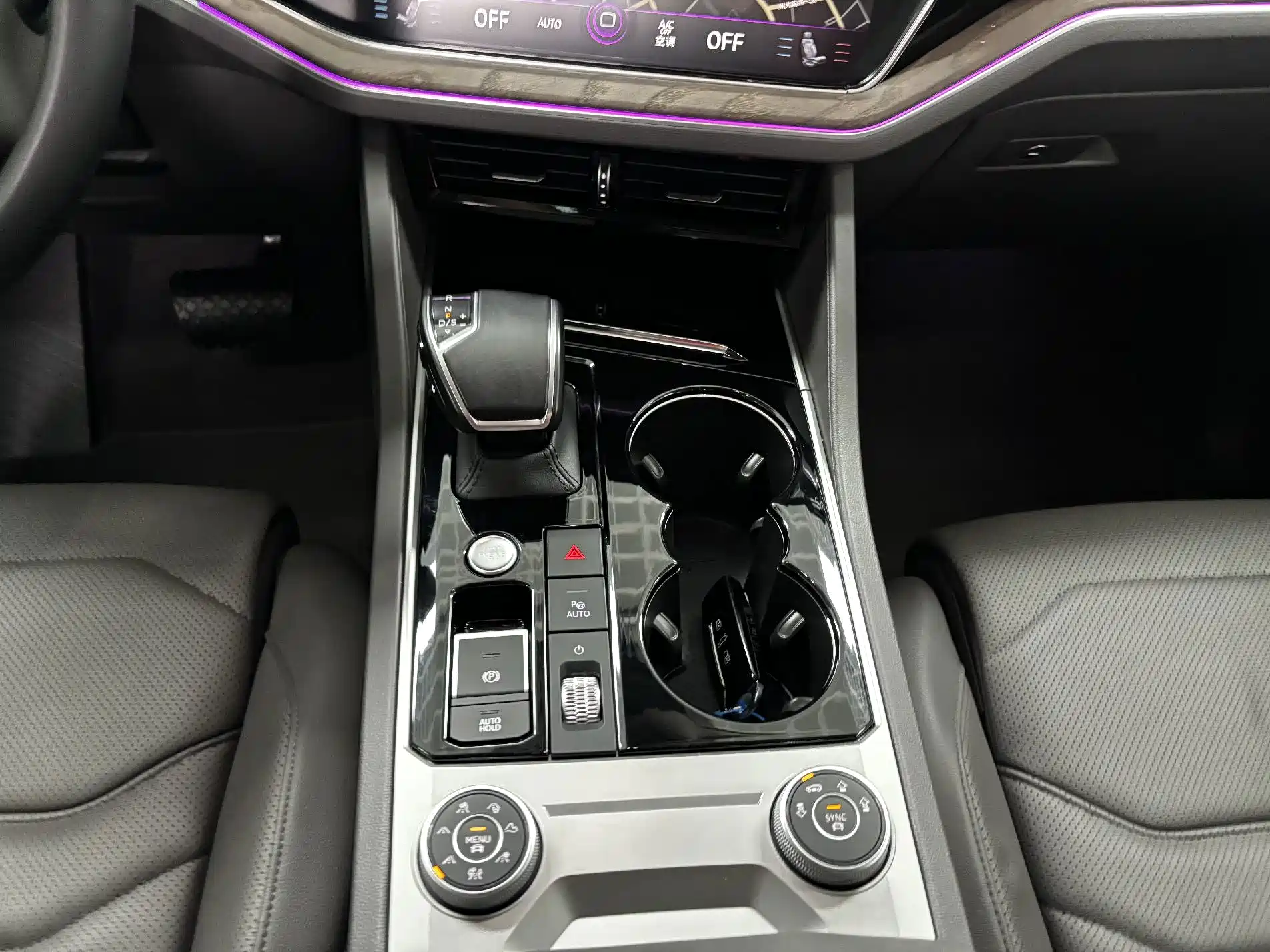 Фото 17 - Volkswagen Touareg