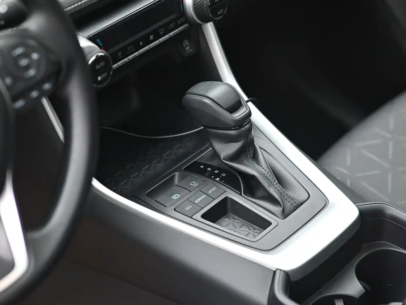 Toyota RAV4 Rongfang 2020 2.0L CVT 2WD Trend Edition фото 10