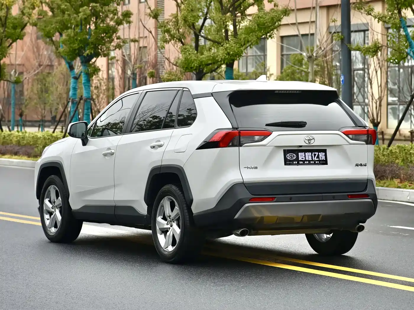 Toyota RAV4 Rongfang 2020 2.0L CVT 2WD Trend Edition фото 14