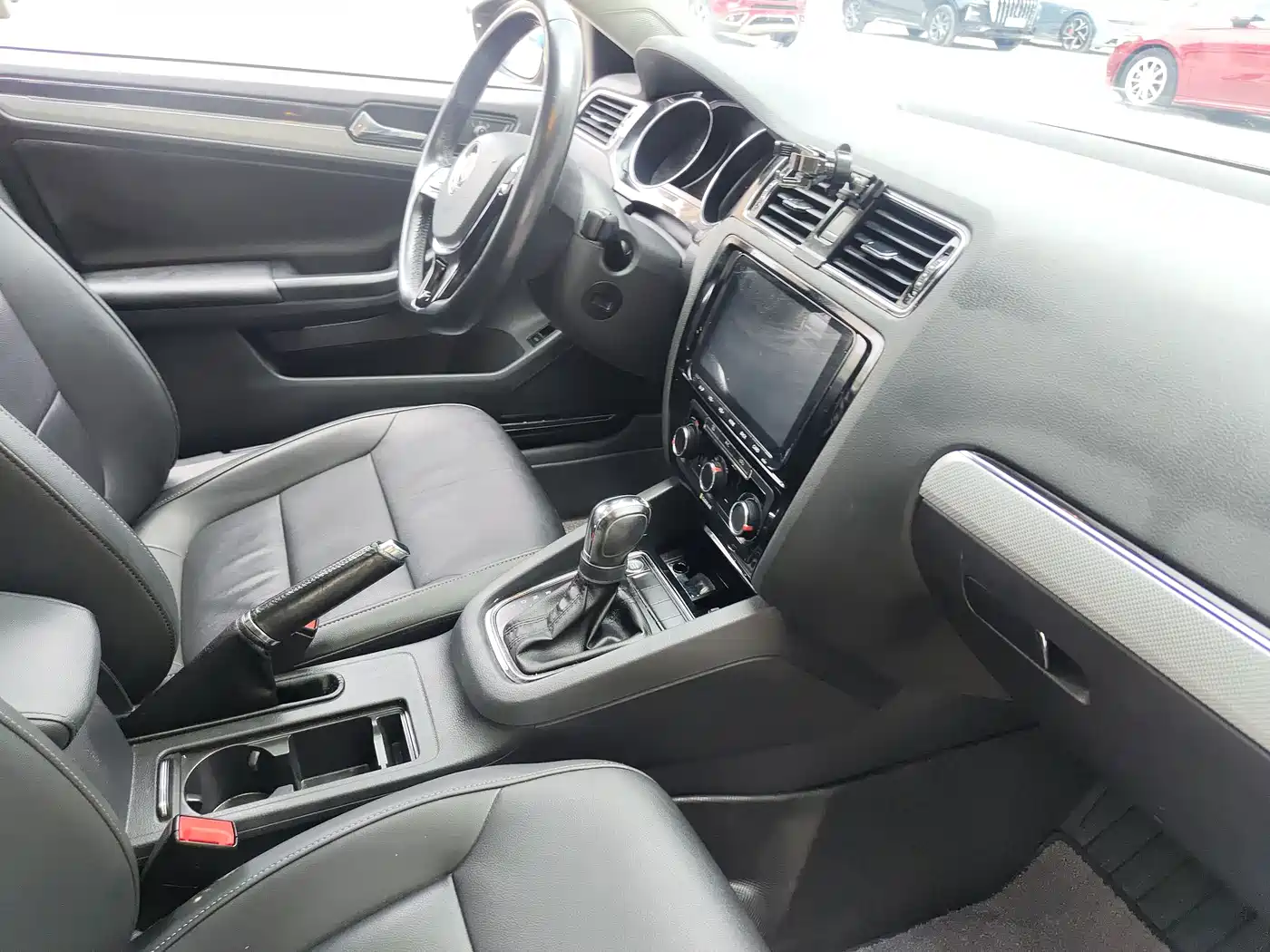 Volkswagen Sagitar 2017 1.6L Automatic Comfort фото 20