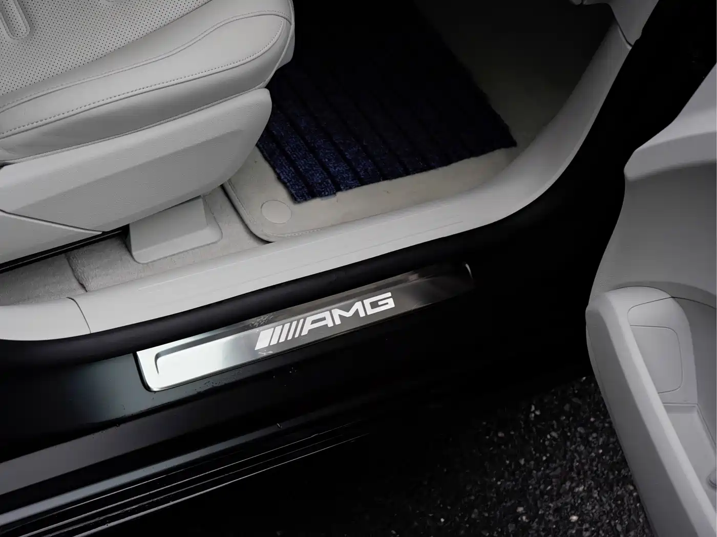 MERCEDES-BENZ EQE AMG