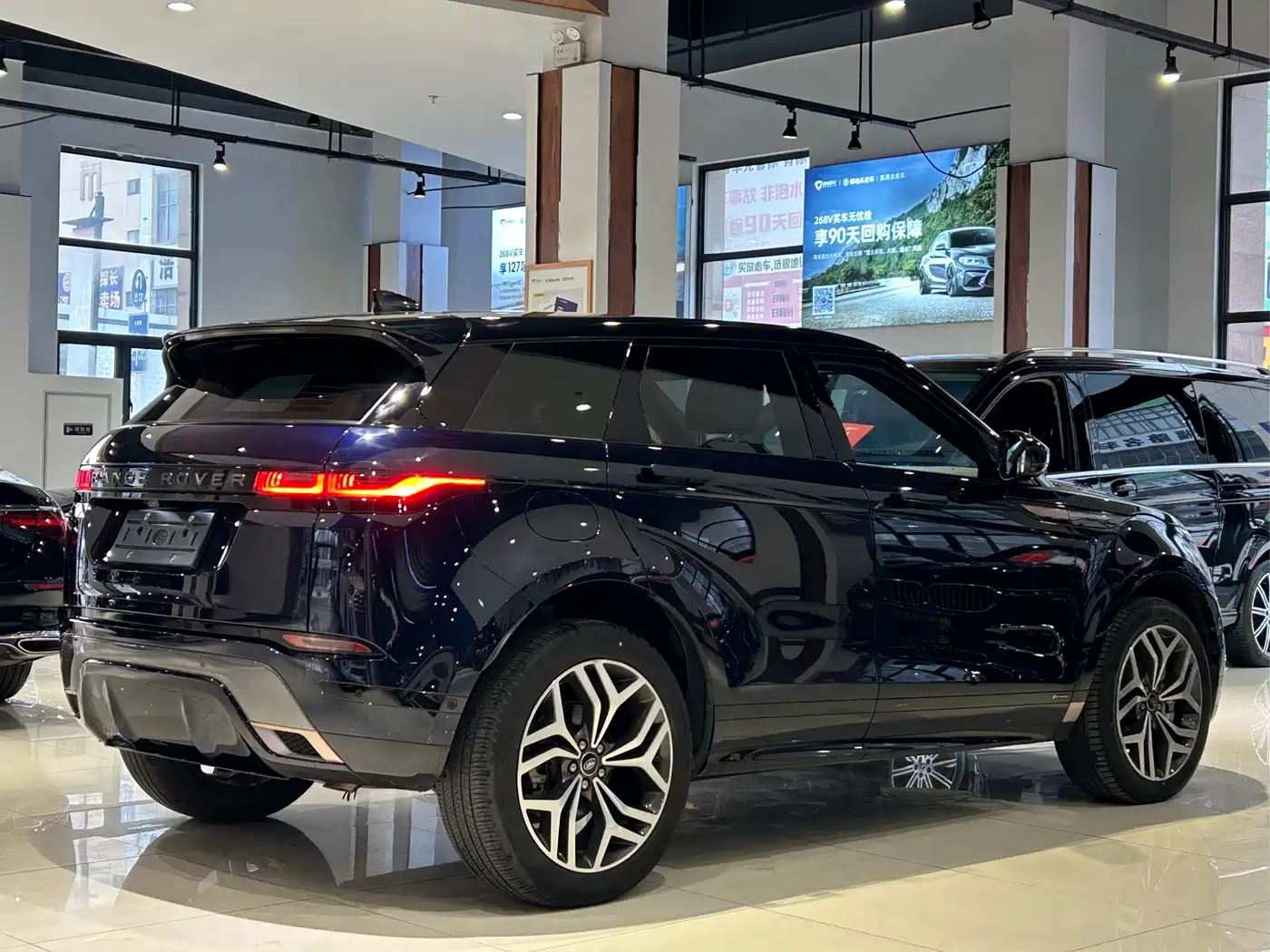 Land Rover Range Rover Evoque 2020 249PS R-DYNAMIC S Sport Edition фото 26