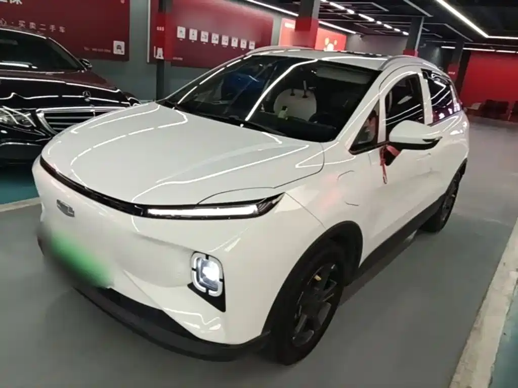 Фото 1 - Geely Geometry E Firefly