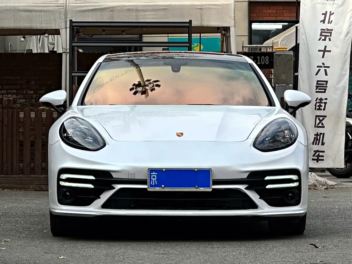 Porsche Panamera 2014 Panamera 4 Executive 3.0T фото 2