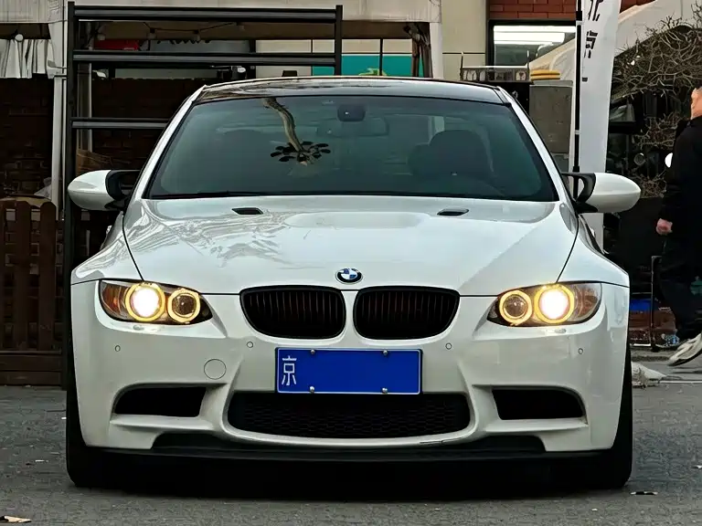 BMW M3 2011 M3 Coupe Carbon Fiber Roof Edition фото 2