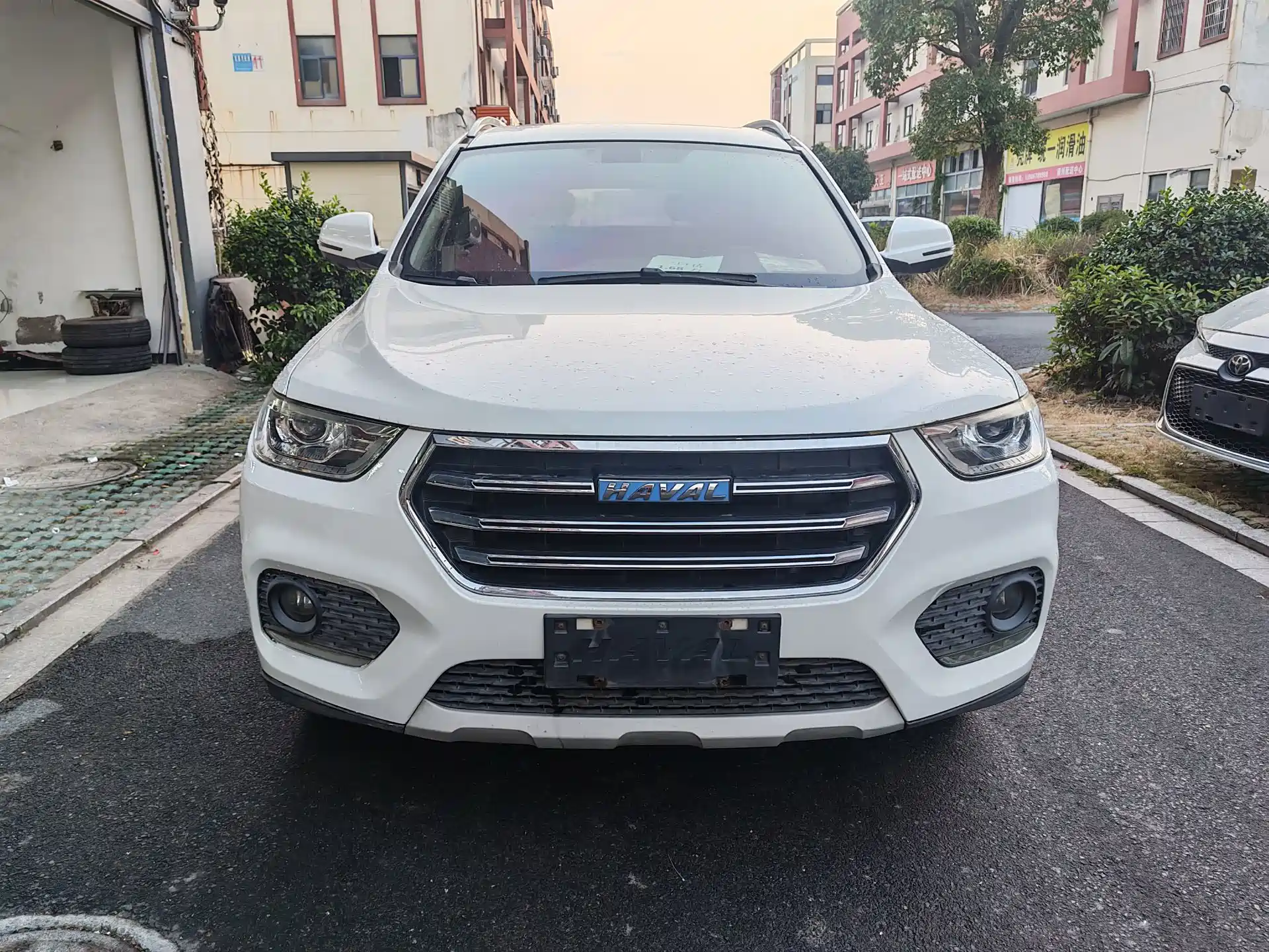 Фото 2 - Haval H2