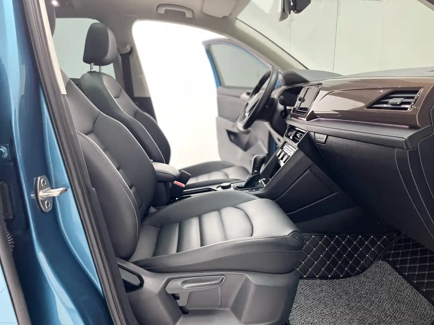 Volkswagen Tharu 2019 Model 330TSI 4WD Flagship Edition China VI фото 24