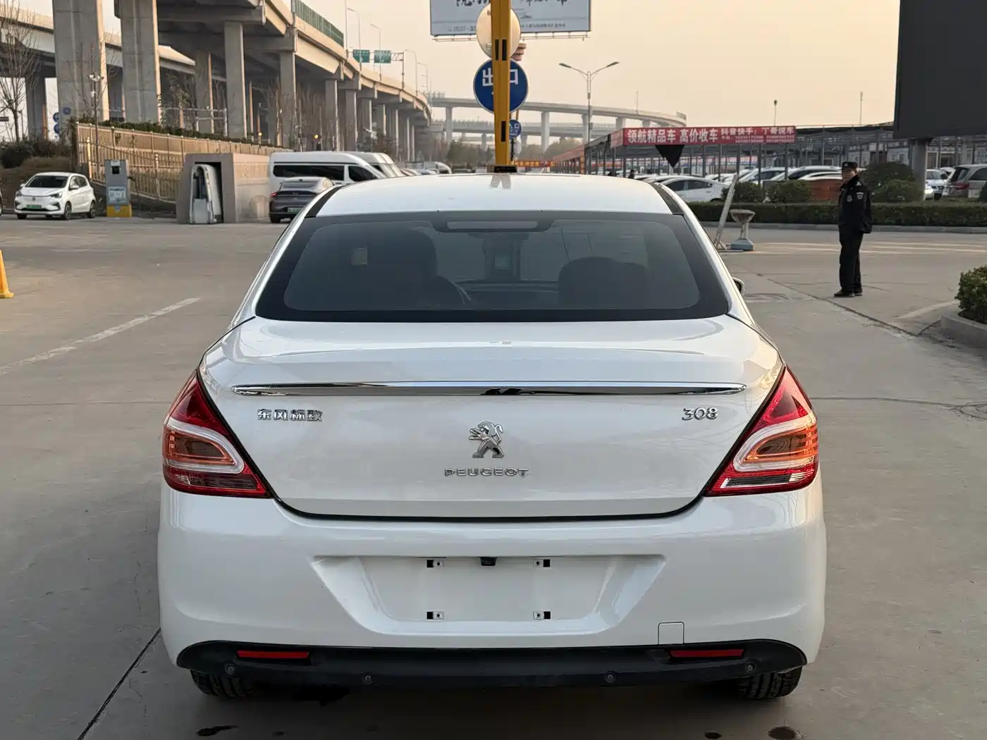 Peugeot 308 2014 Model Joy Edition Classic 1.6L Automatic Trend Style фото 13
