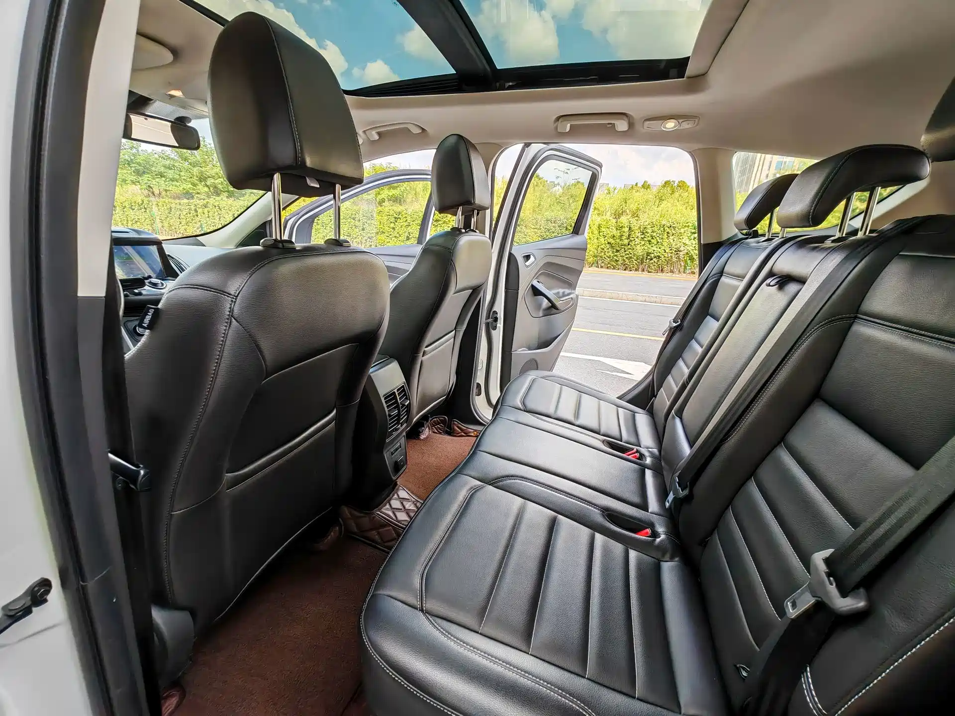 Photo 11 - Ford Kuga
