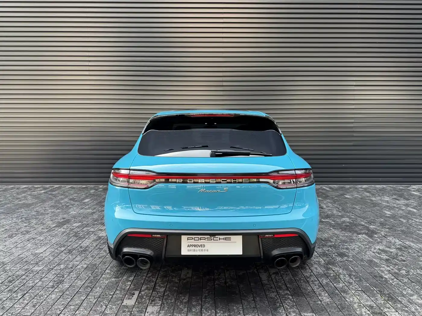 PORSCHE MACAN