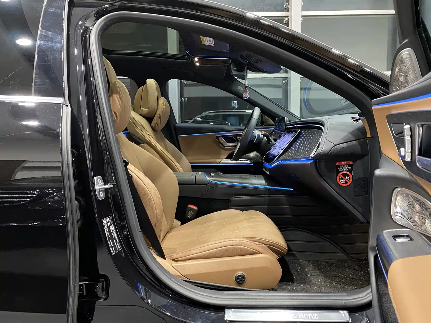 Mercedes-Benz E-Class 2025 E 260 L фото 13