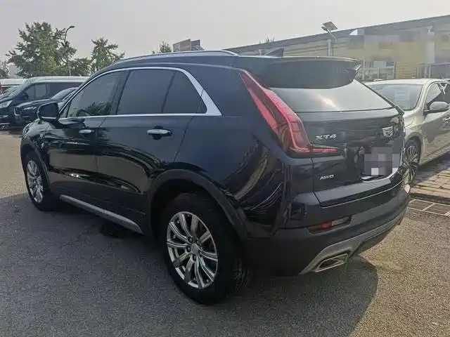 Photo 4 - Cadillac XT4