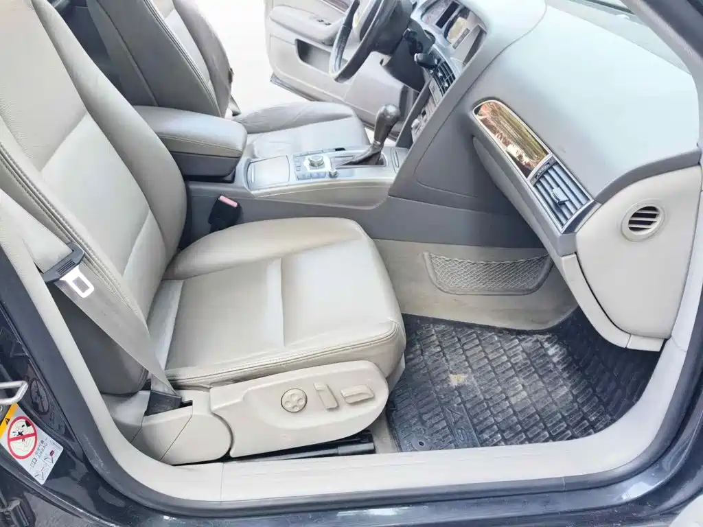 Фото 12 - Audi A6L
