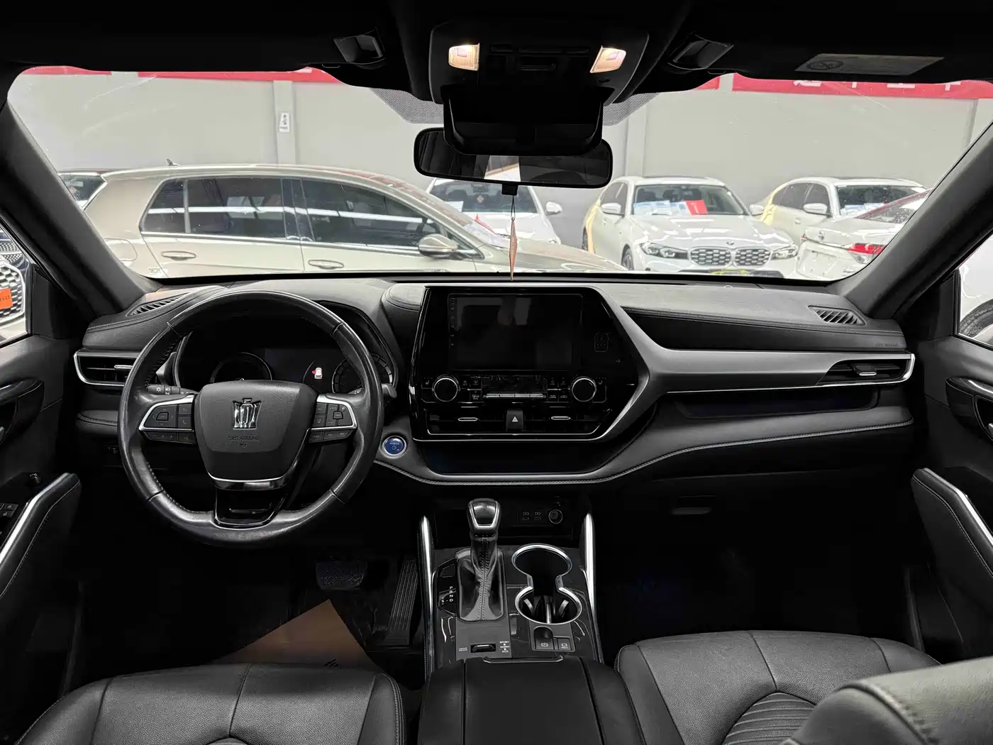 Toyota Crown Kluger 2022 2.5L HEV 4WD Luxury Edition фото 8