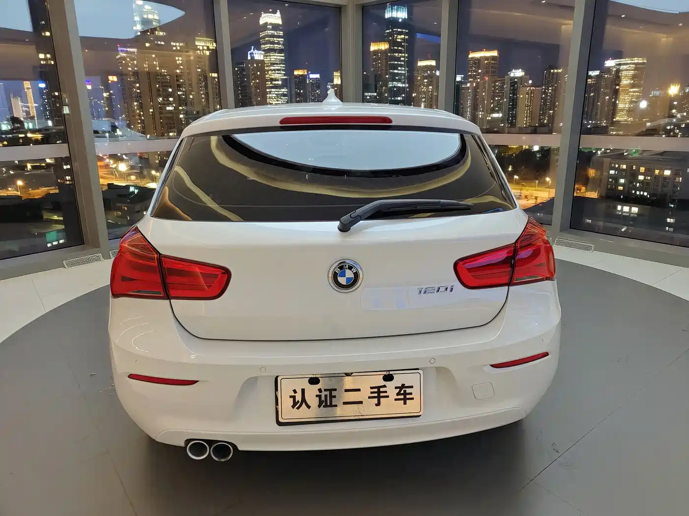 BMW 1 Series (Import) 2016 120i Leading Model фото 5
