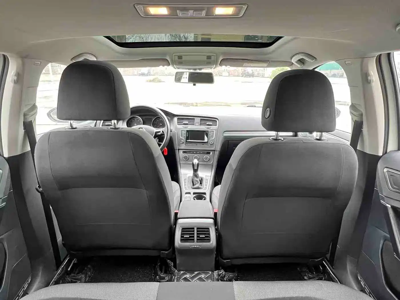 Volkswagen Golf 2016 230TSI Automatic Comfort фото 25