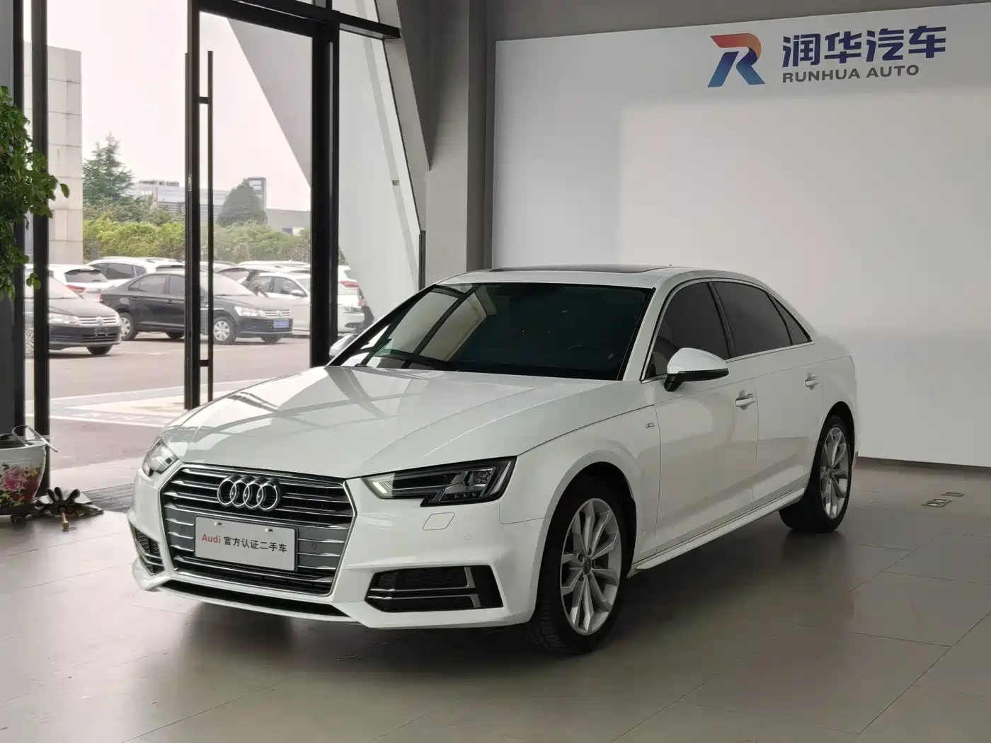 Фото 1 - Audi A4L