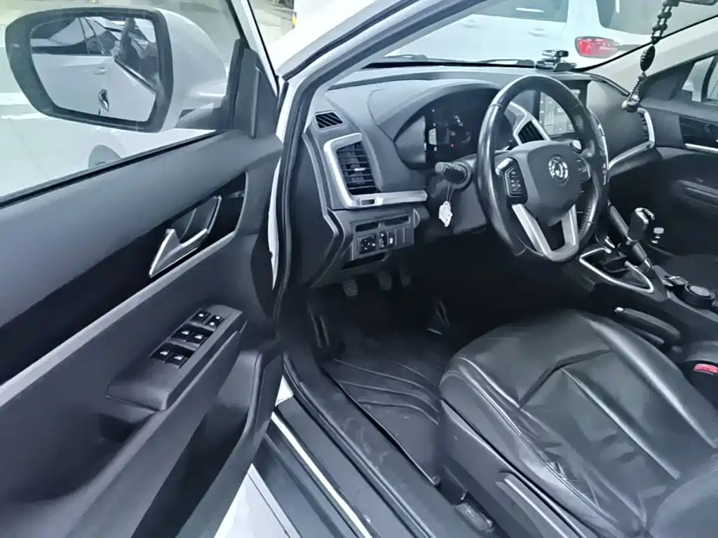 Dongfeng Aeolus Dongfeng Fengshen AX7 2015 2015 2.0L Manual Zhiyi Edition