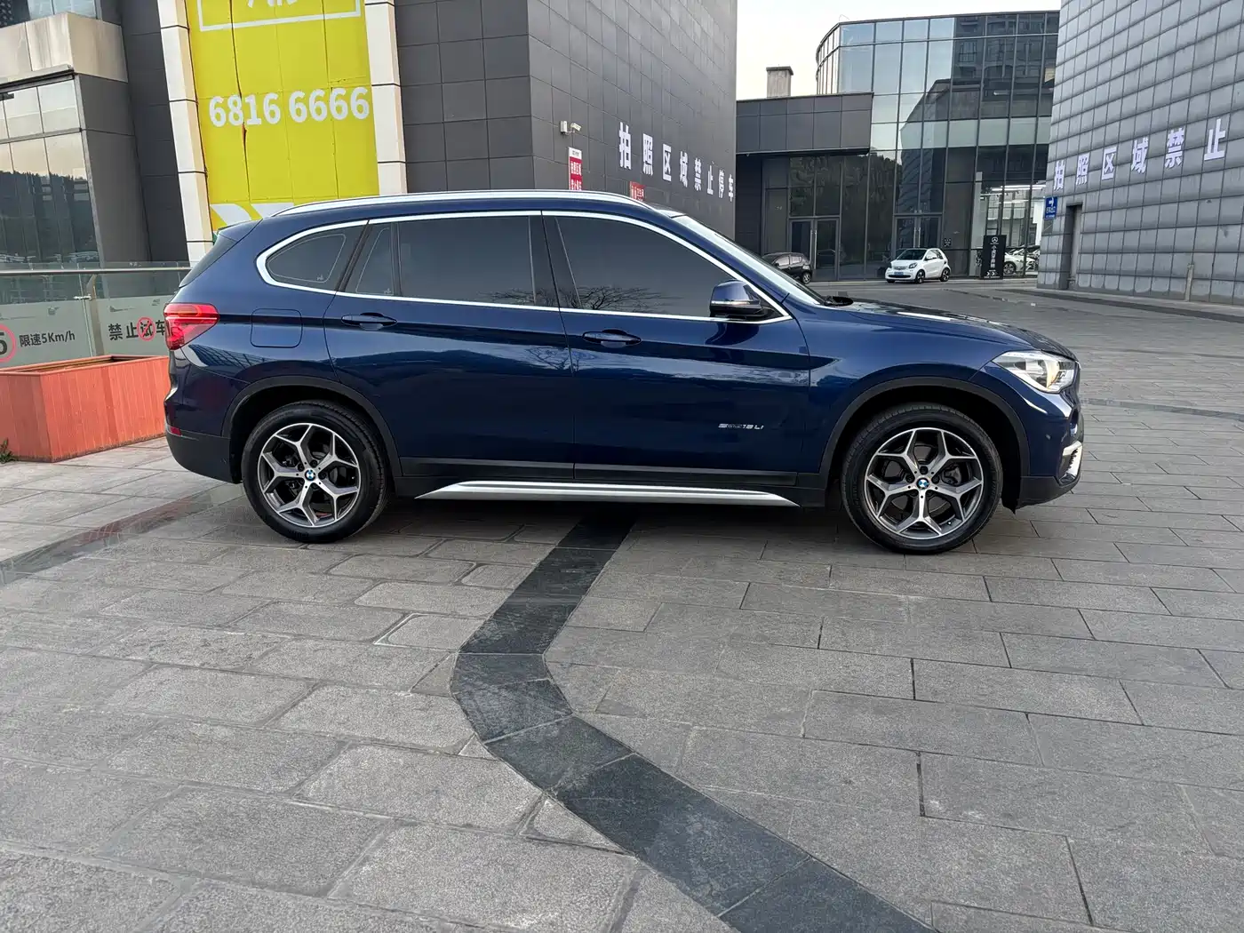 BMW X1 2018 sDrive18Li Premium Model фото 7