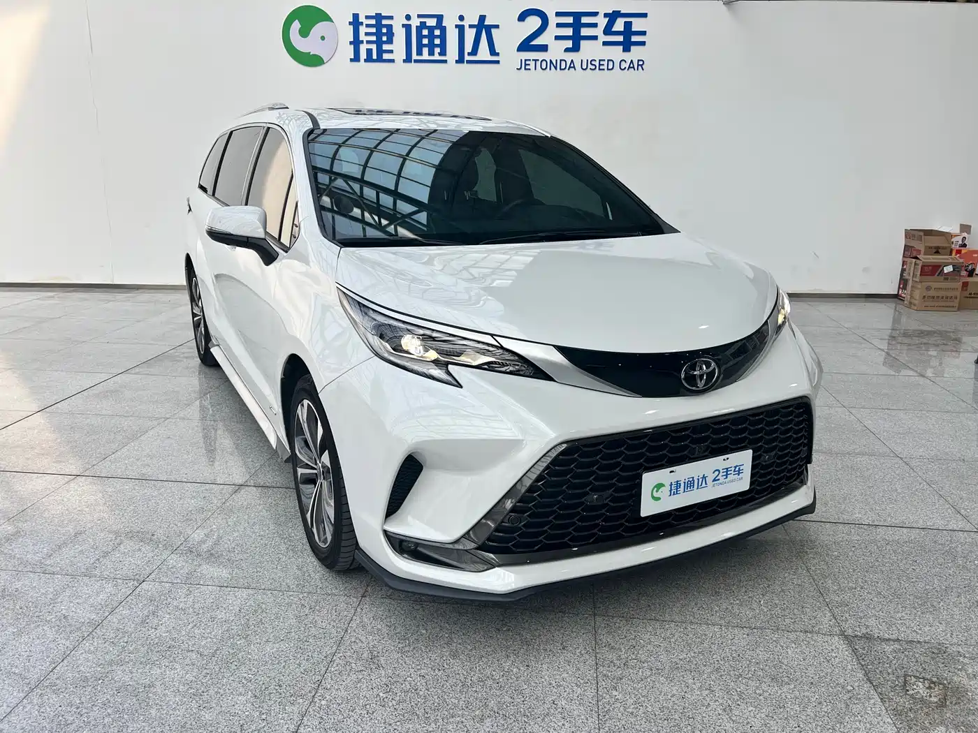 Toyota Granvia 2024 2.5L Hybrid Premium PLUS фото 4
