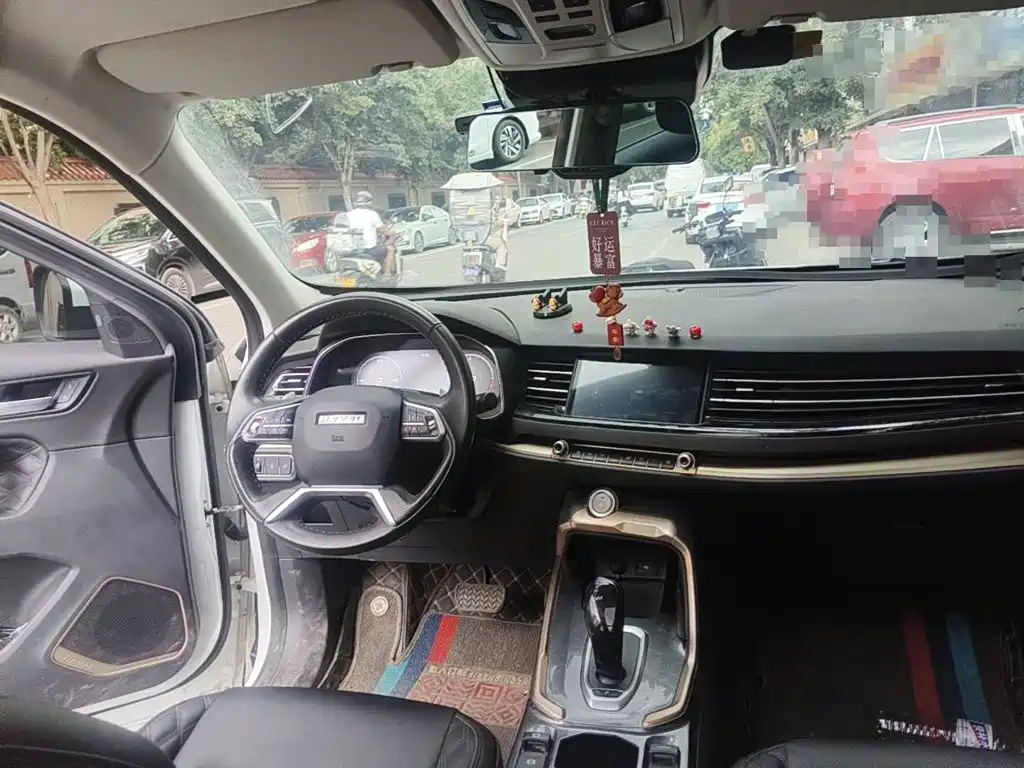 Photo 11 - Haval H6