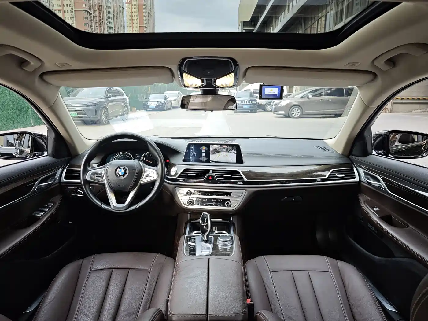 BMW 7 Series 2016 730Li Leading фото 5