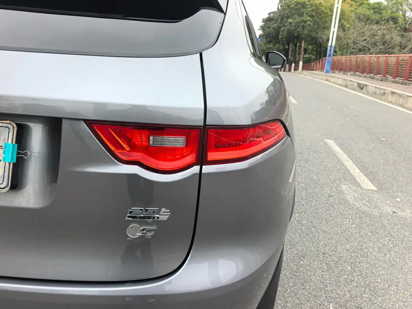 Jaguar F-PACE 2020 2.0T R-Dynamic SE фото 18