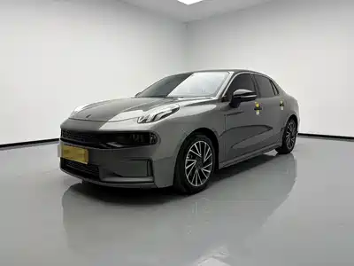 Lynk & Co 03
