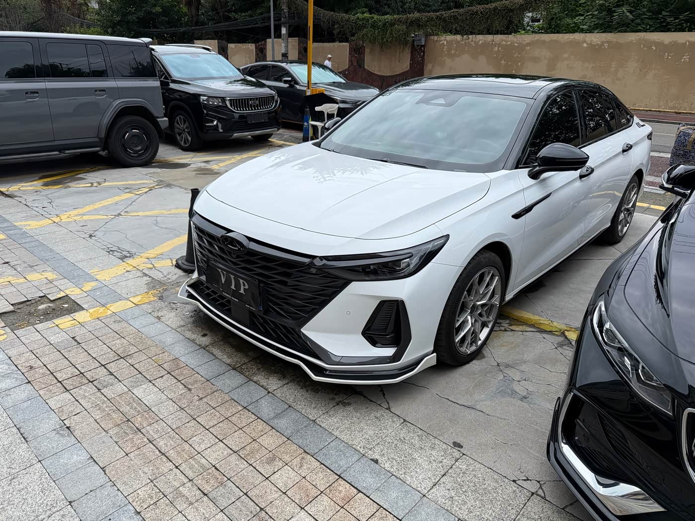 Chery Arrizo 8