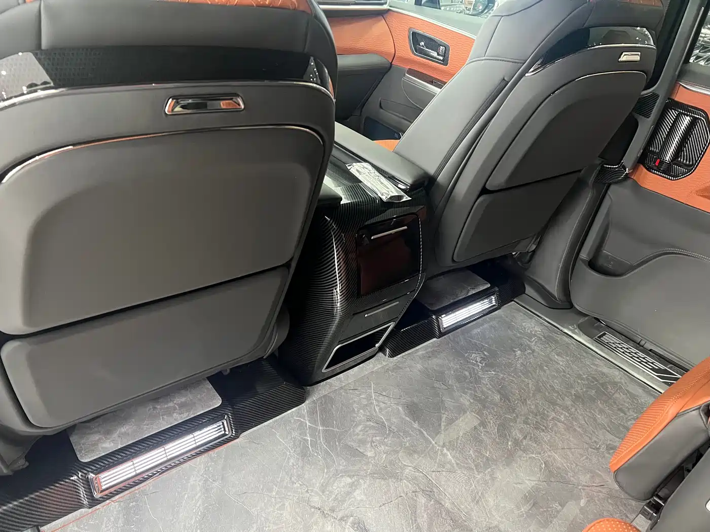 Toyota Granvia 2024 2.5L Hybrid Comfort фото 10