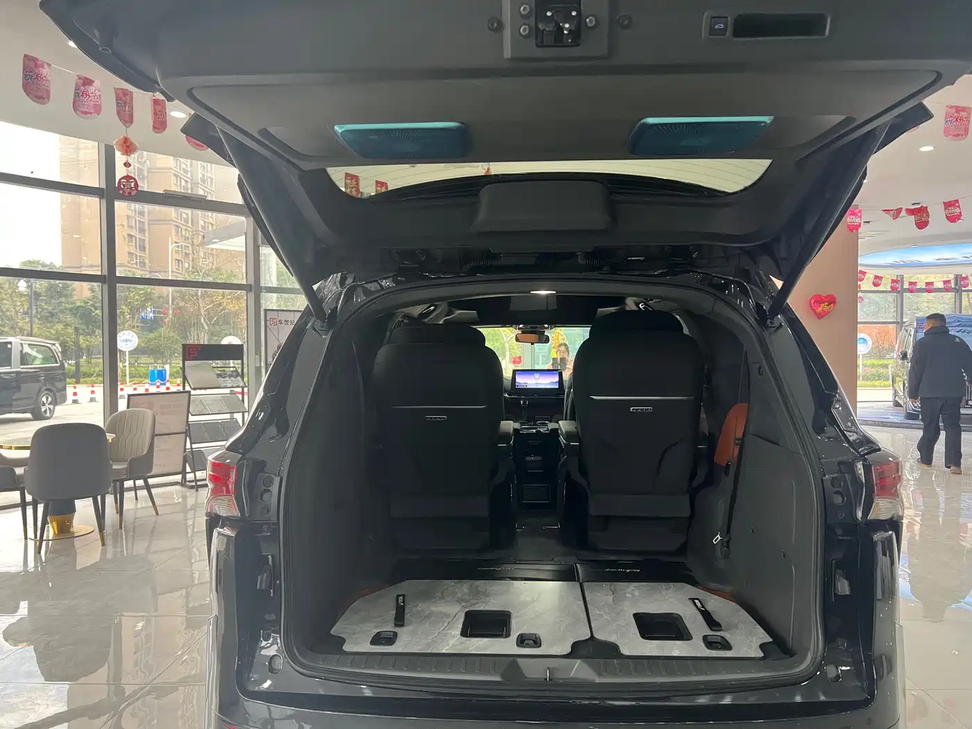 Toyota Granvia 2024 2.5L Hybrid Comfort фото 19