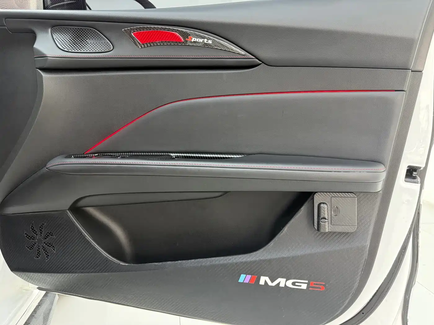 Фото 9 - MG MG5