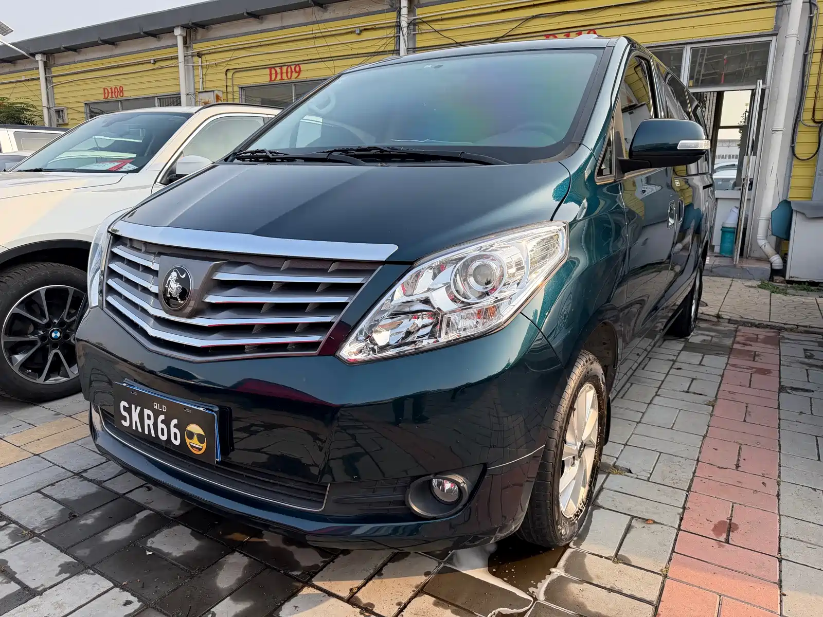 Photo 1 - Dongfeng Fengxing Lingzhi PLUS