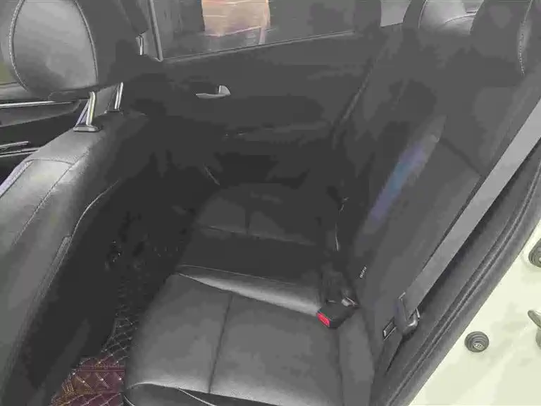 KIA K2