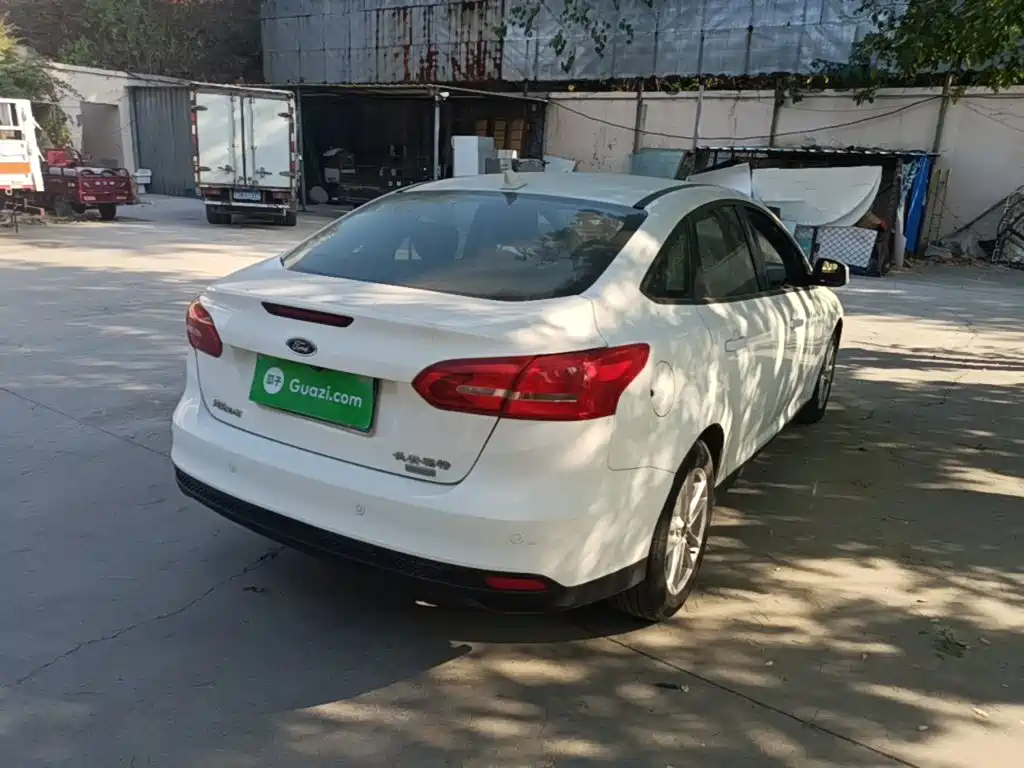 Фото 7 - Ford Focus