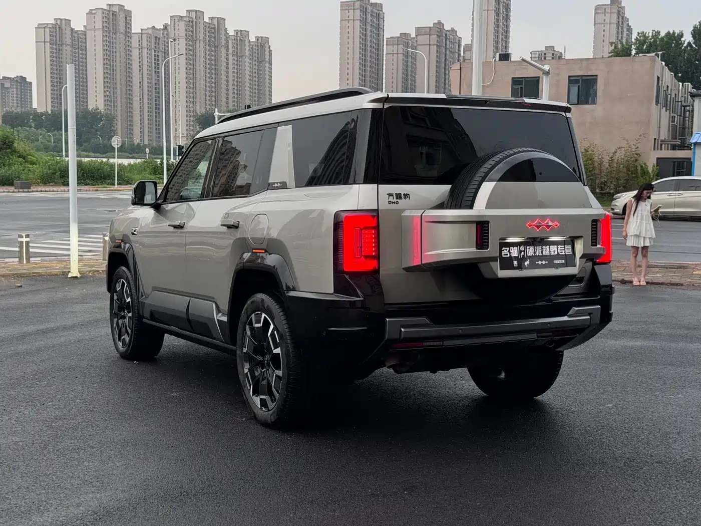 Fang Cheng Bao Leopard 8 2026 2025 Zhiyong Flagship 7-Seater