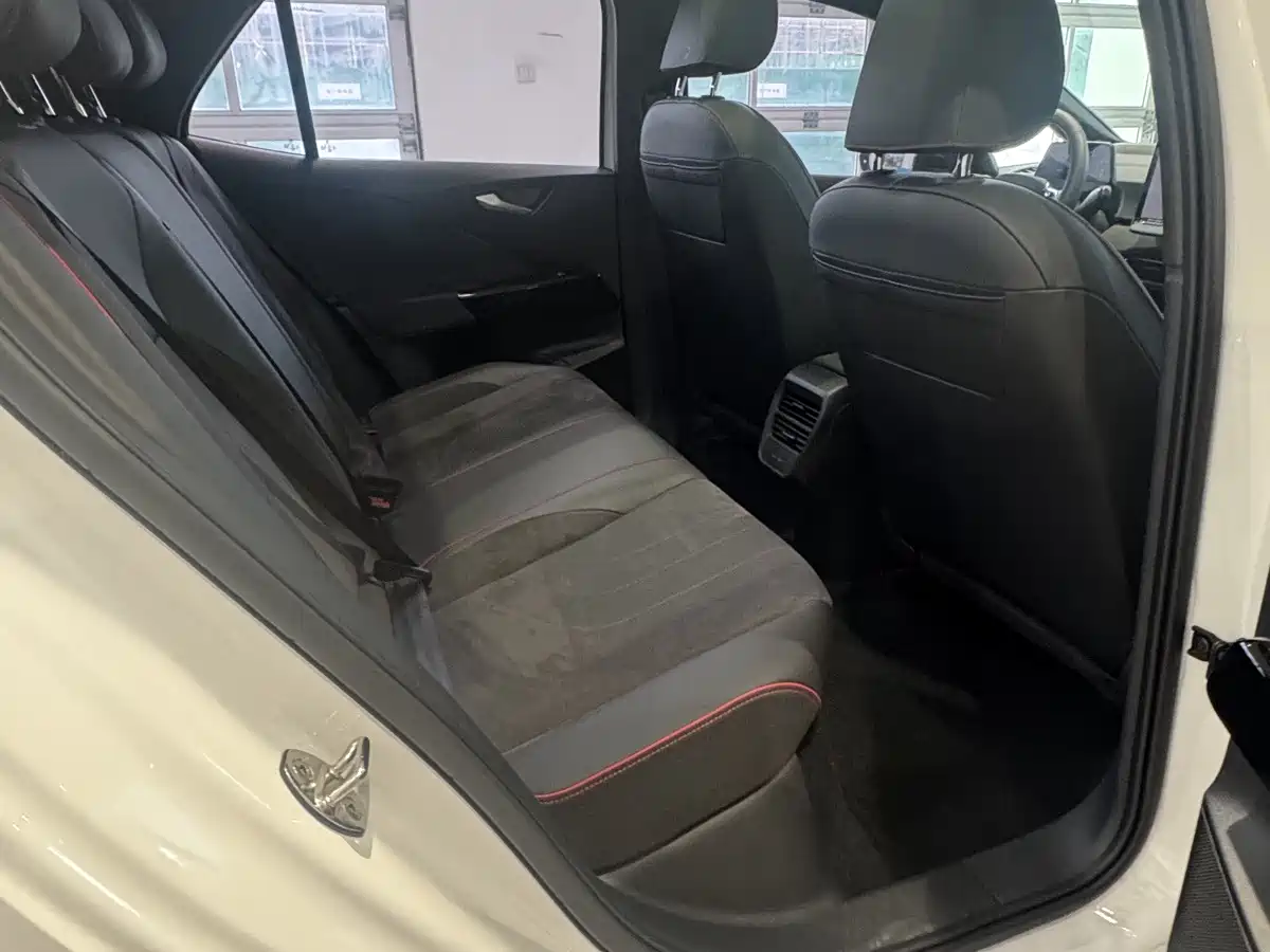 Volkswagen ID.3 2025 2026 Smart Edition Ultimate GTX Package